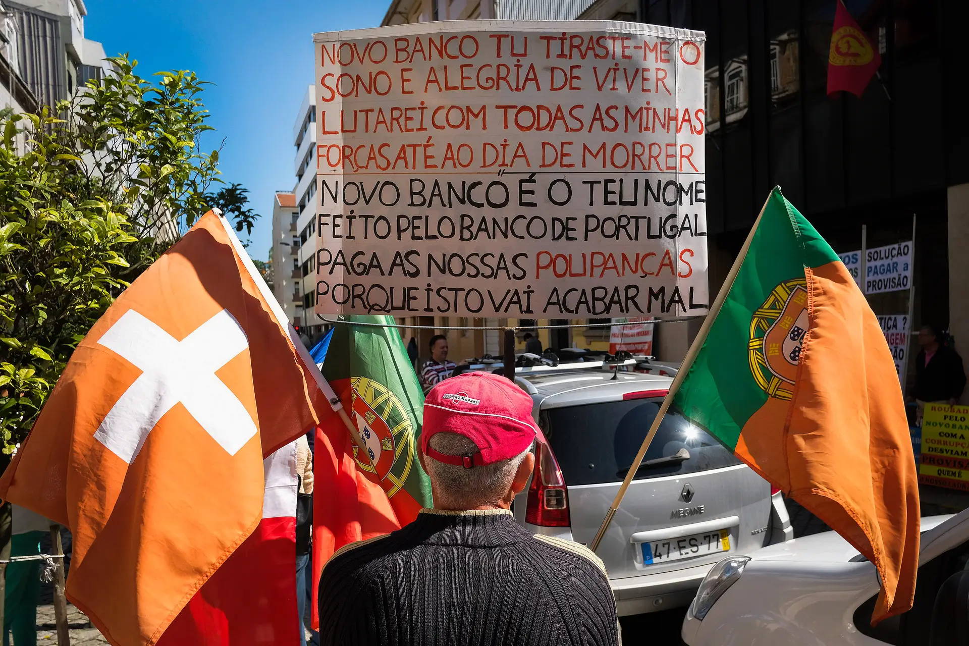 Grupo de lesados do BES apela ao Governo para que faça "reversão da provisão" de 1,8 mil M€