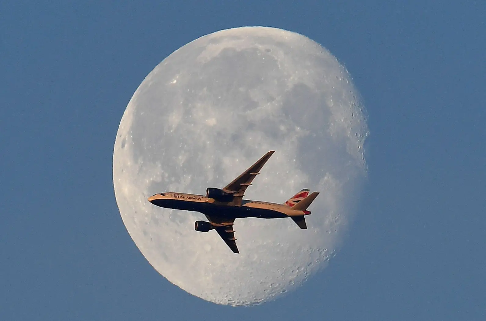 Pilotos avistam OVNI ao largo da costa irlandesa