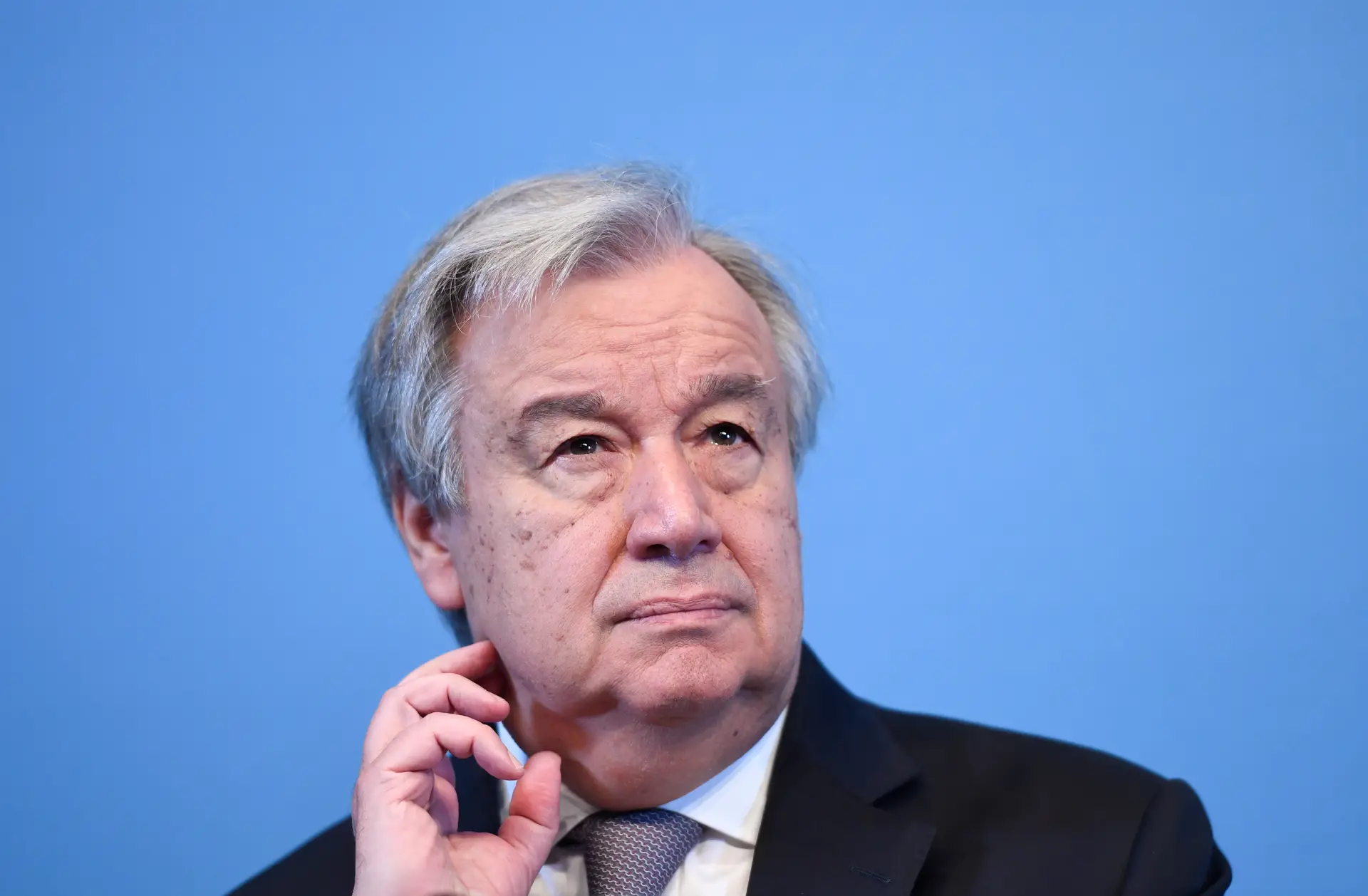 Guterres alerta Trump para "risco real de guerra" caso rasgue acordo com Irão