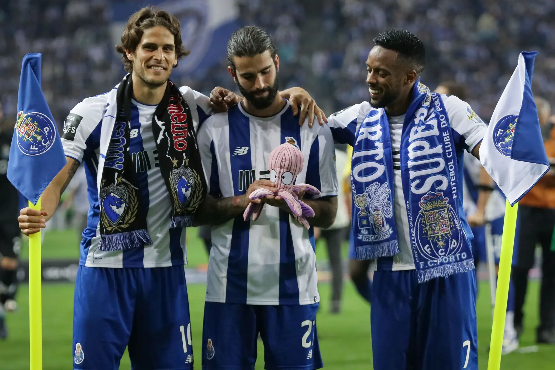 FC Porto ergue troféu de campeão