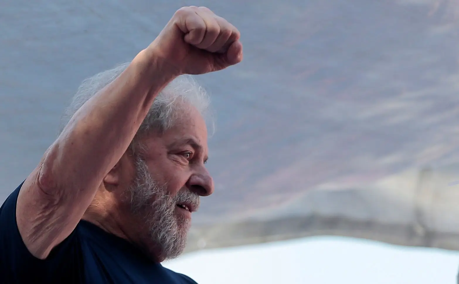 Lula da Silva reafirma que será candidato nas presidenciais do Brasil