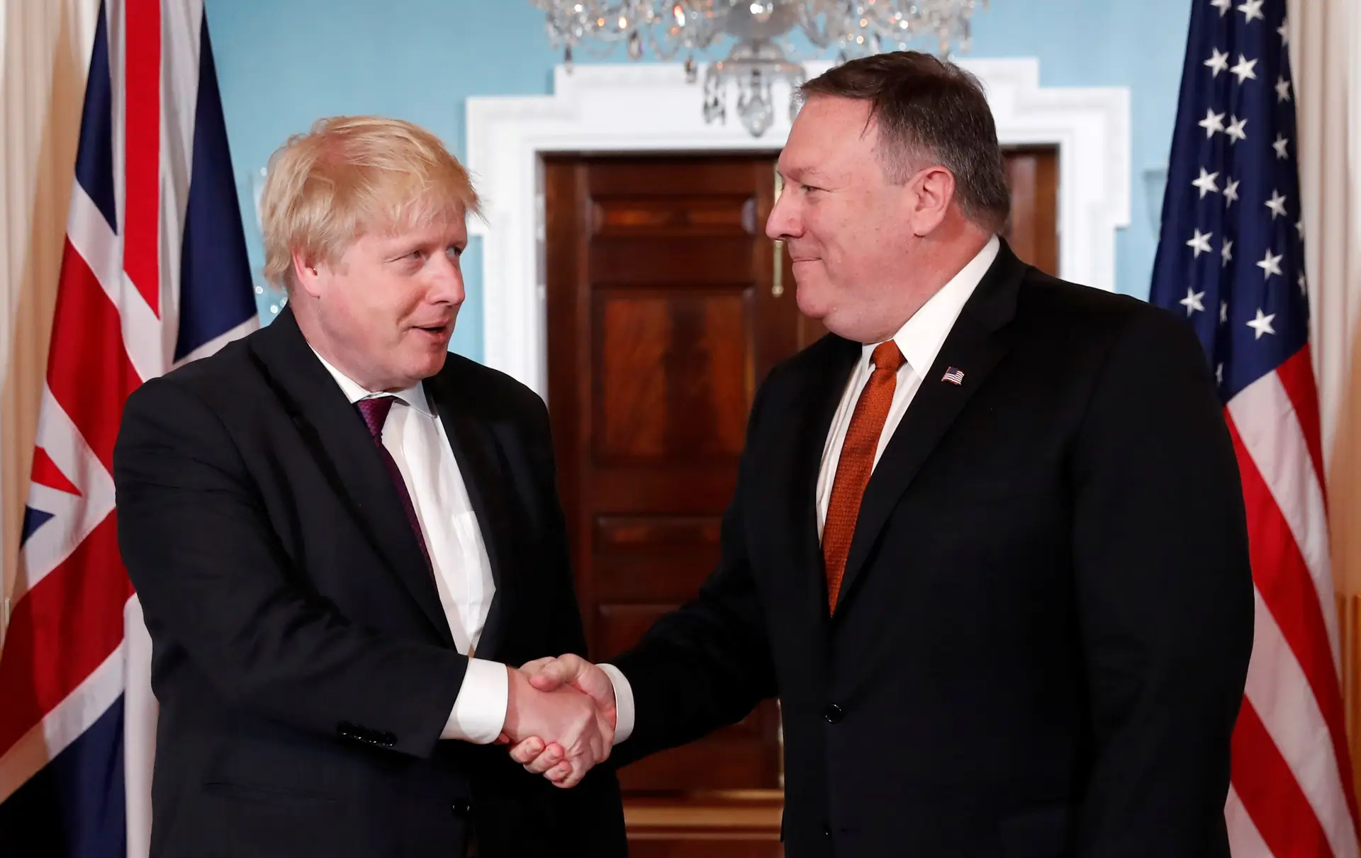 MNE britânico insiste na necessidade de preservar acordo nuclear com o Irão