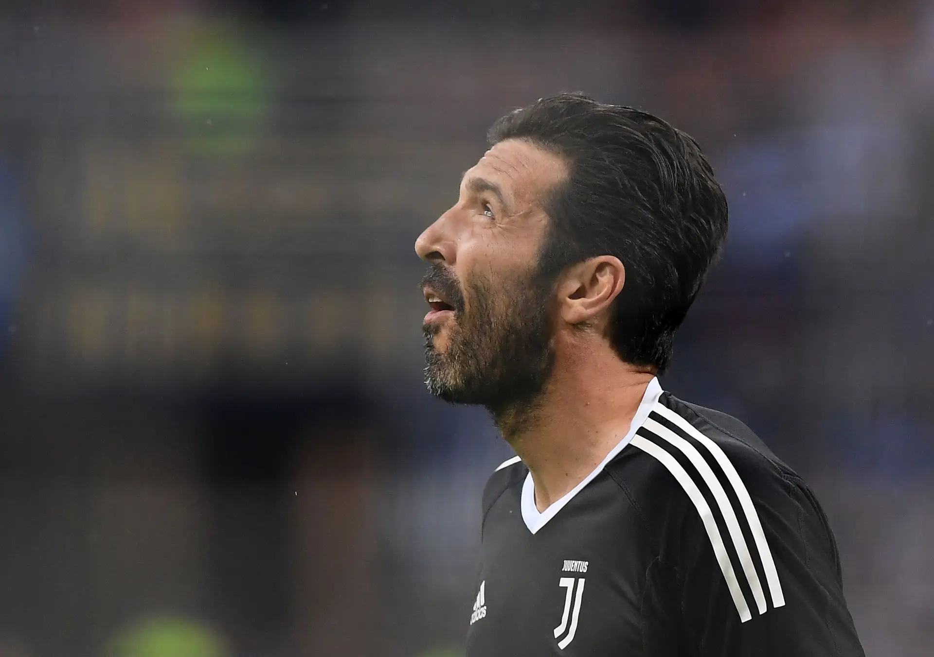 Buffon anuncia despedida da Juventus e adia decisão sobre a seleção