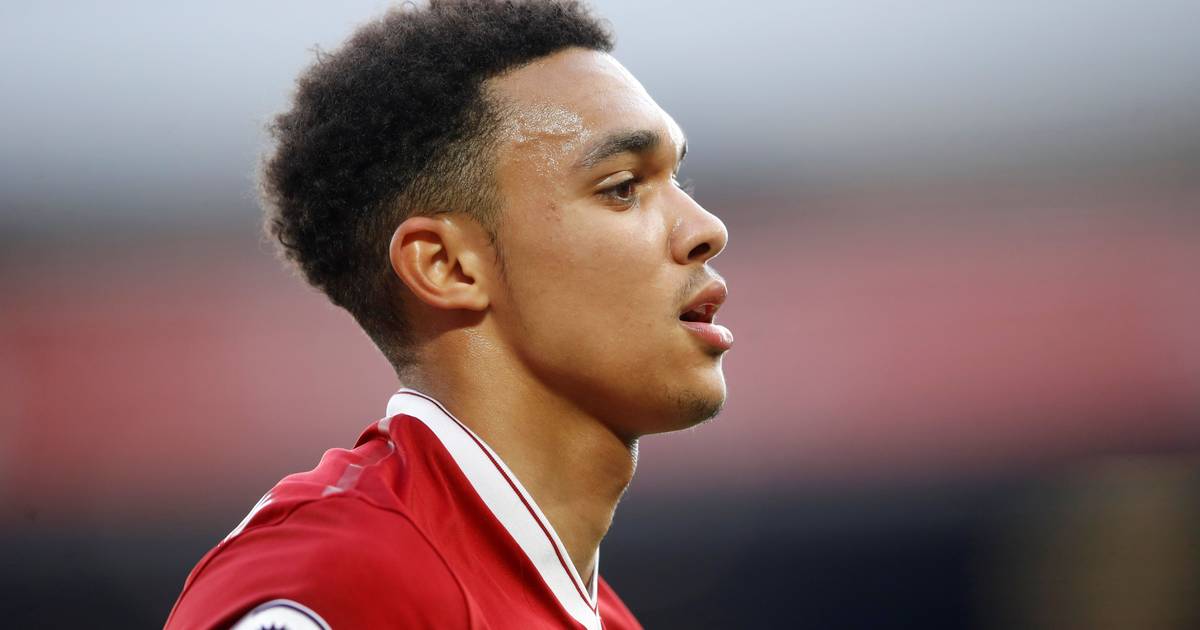 "Decisão mais difícil da minha vida": Alexander-Arnold confirma saída do Liverpool