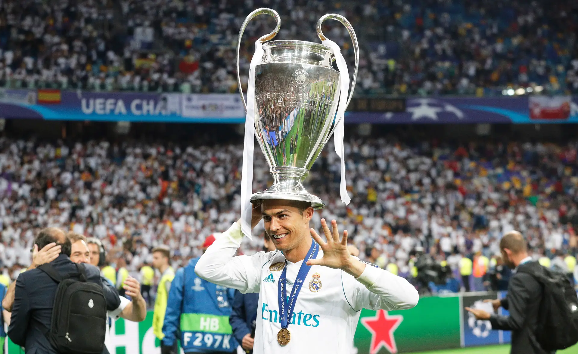 Cristiano Ronaldo melhor jogador do mundo pela quinta vez