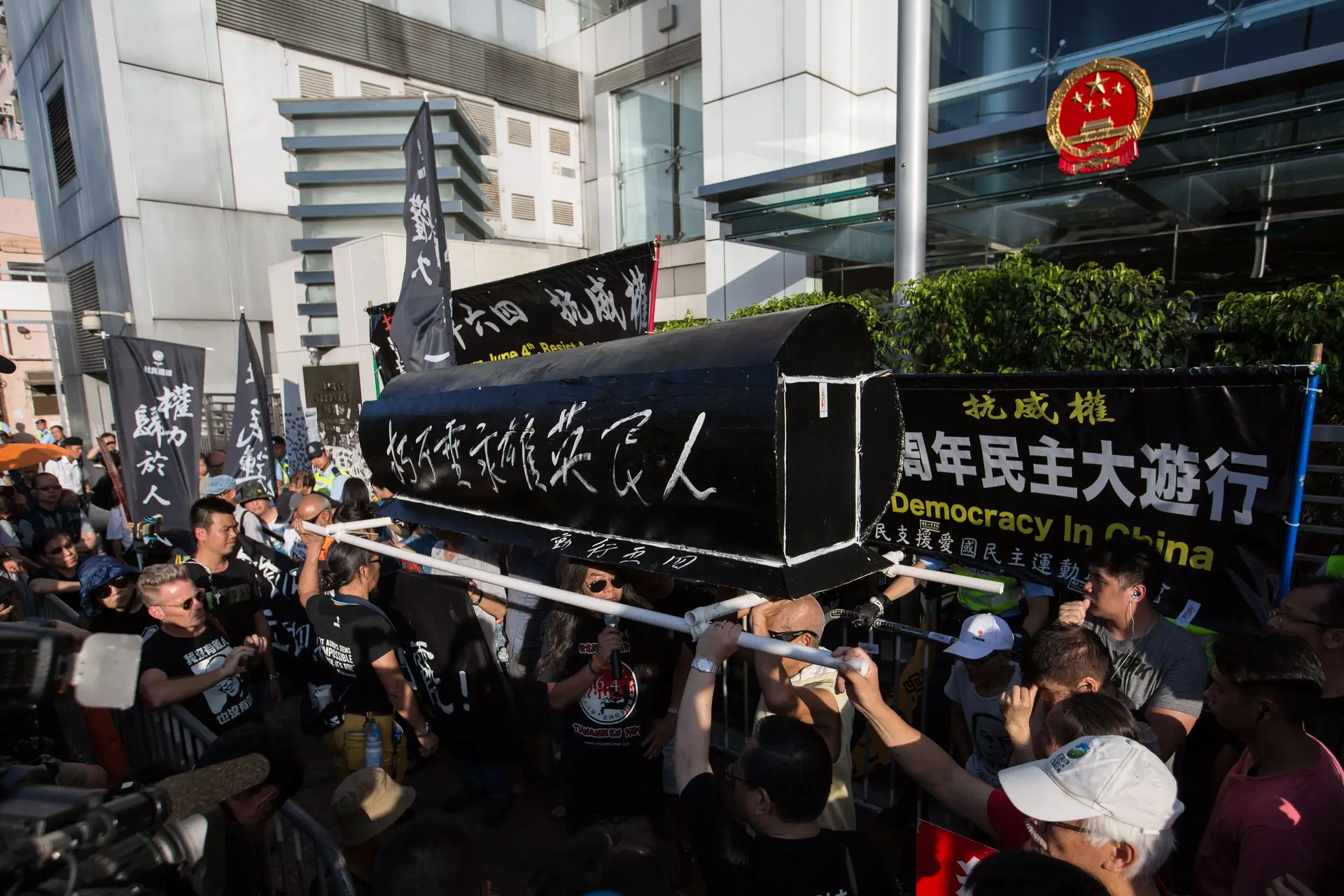 Protestos em Hong Kong pela libertação da viúva do Nobel da Paz Liu Xiaobo