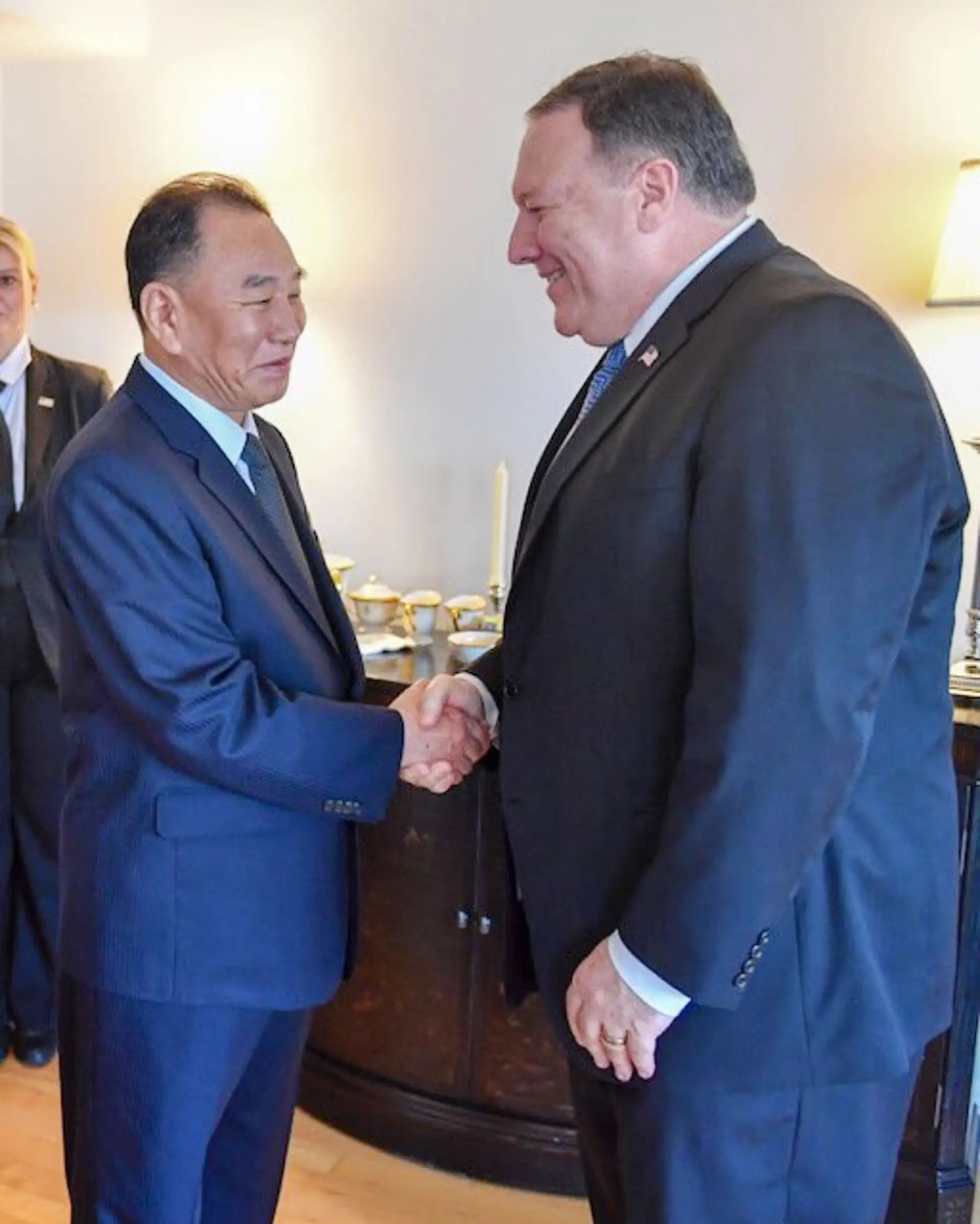 O chefe da diplomacia norte-americana, Mike Pompeo, recebe o vice-presidente da Coreia do Norte, general Kim Yong Chol, em Nova Iorque.