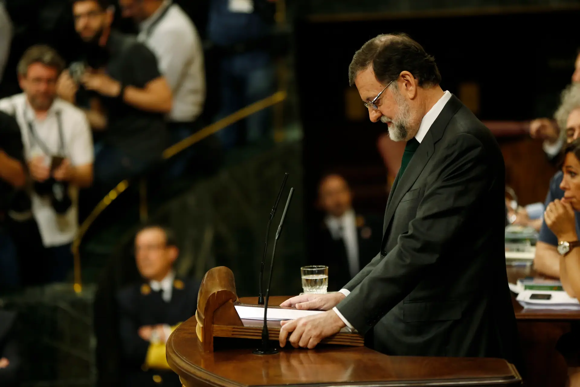 Governo de Rajoy cai, aprovada moção de censura contra o Executivo espanhol