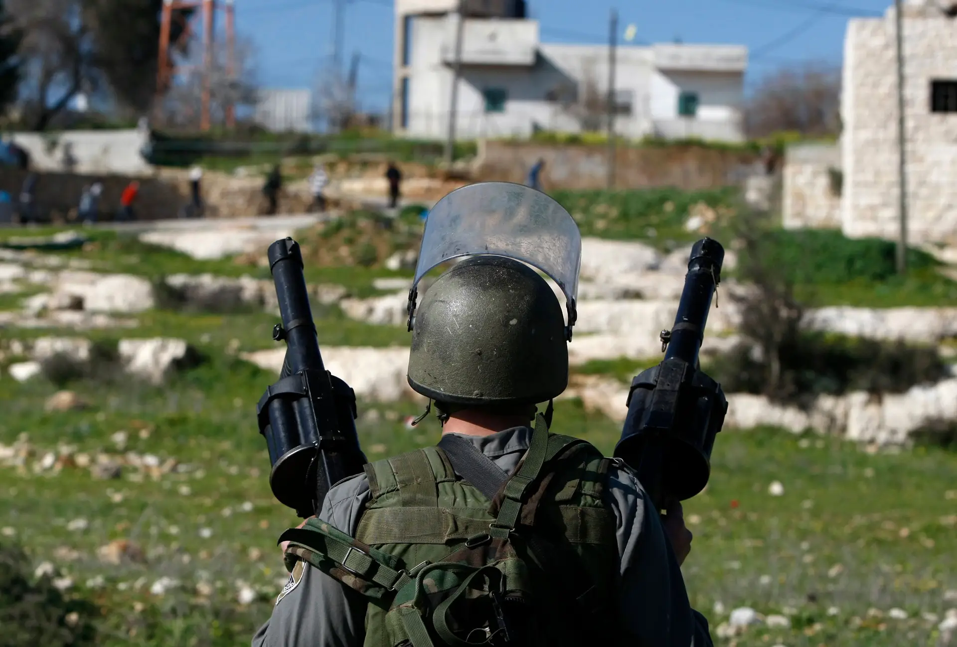 Palestiniano morto a tiro por soldado israelita por lhe ter lançado pedras