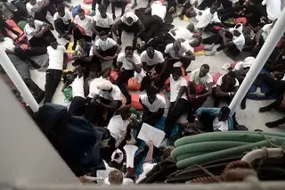 Mais de 60 migrantes desaparecidos após naufrágio ao largo da costa Líbia