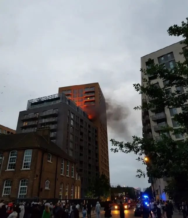Incêndio em prédio no sul de Londres, um ano depois do fogo na Torre Grenfell