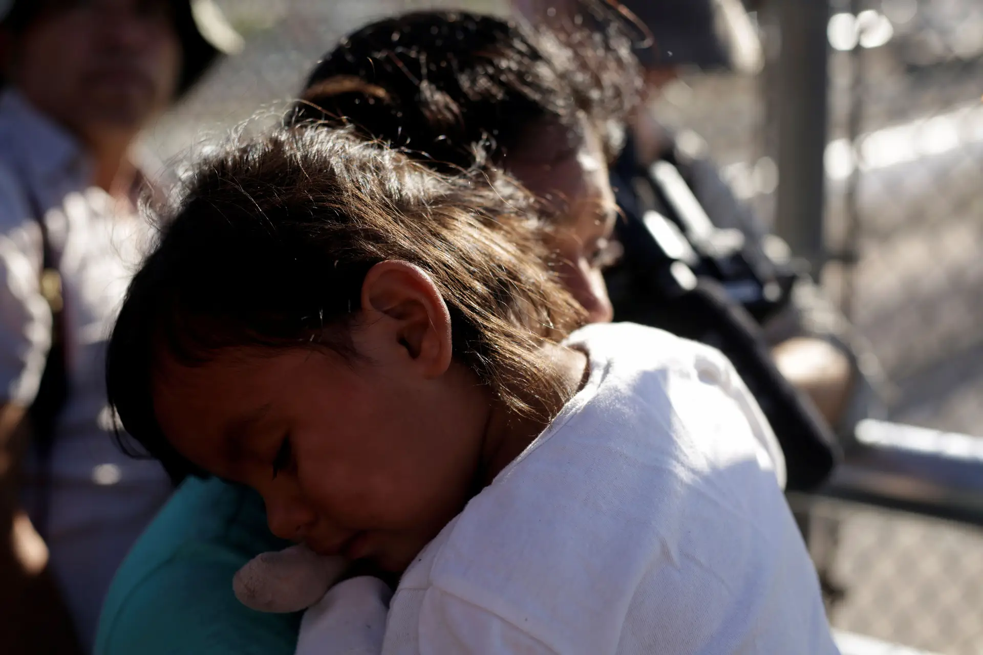 Regresso de crianças tiradas a pais migrantes nos EUA vai começar mas sem prazo