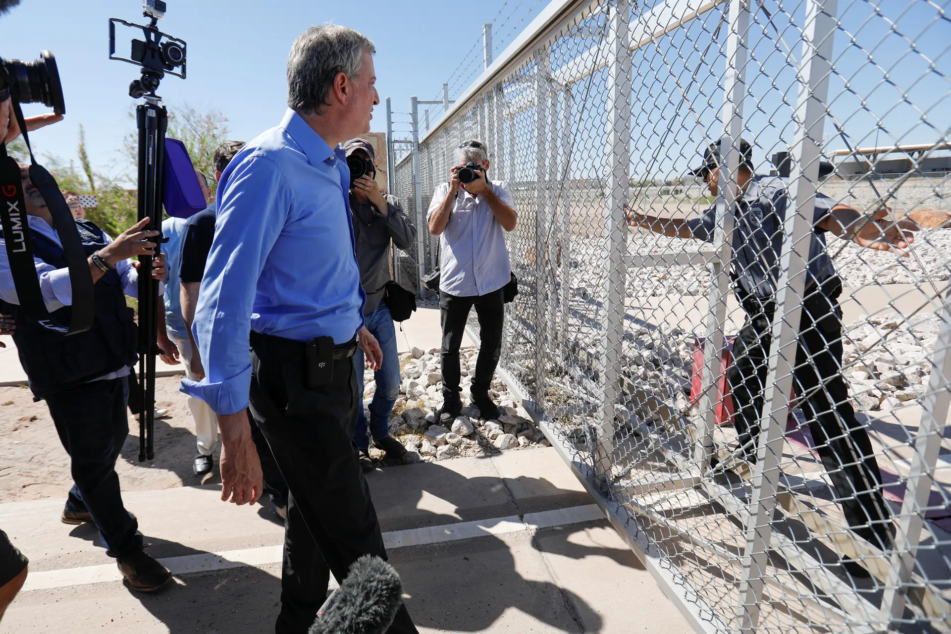 Mayors impedidos de visitar instalações onde estão detidos imigrantes ilegais, no Texas