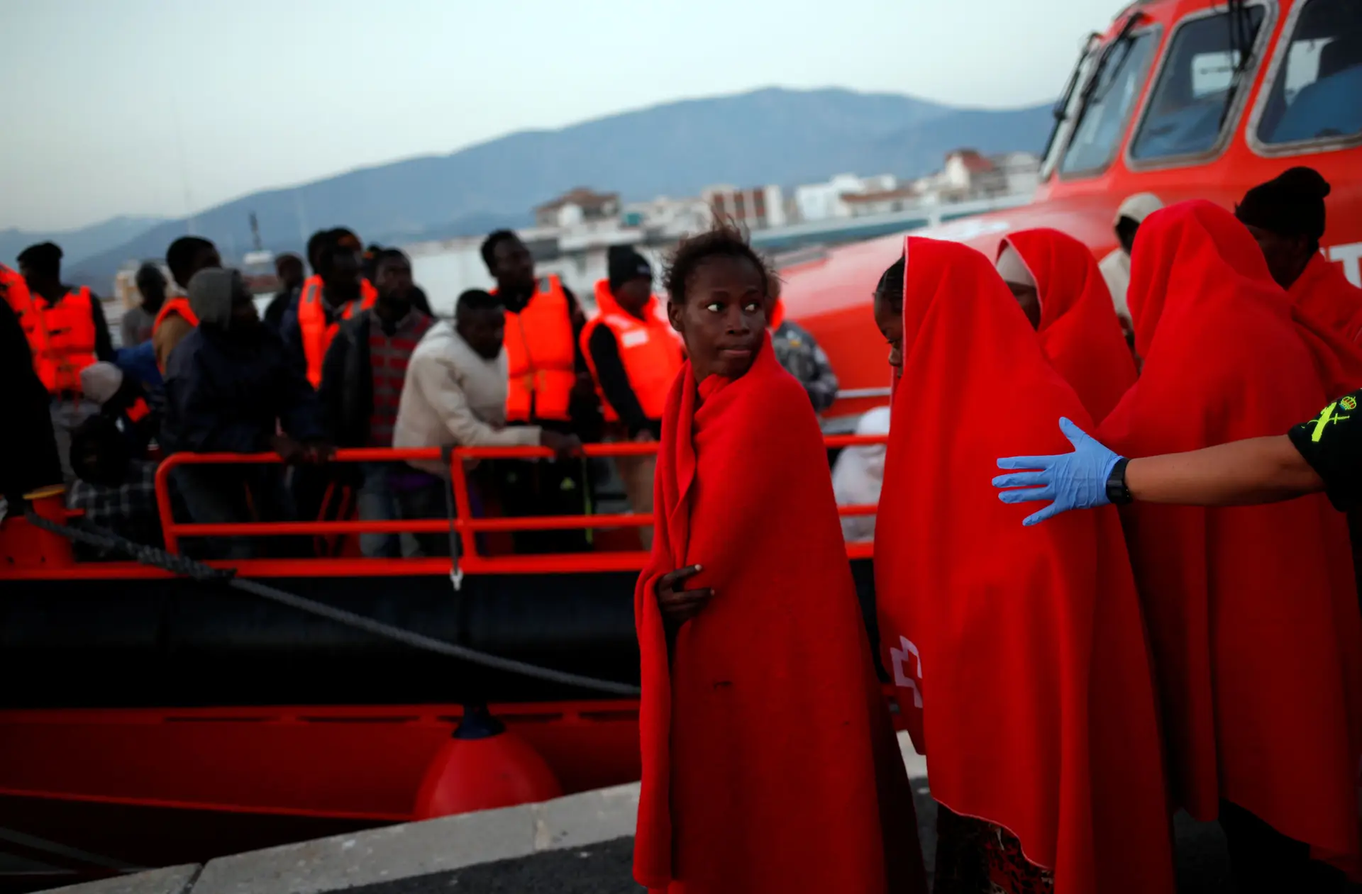 Macron a favor de sanções financeiras a quem recusar acolhimento a migrantes