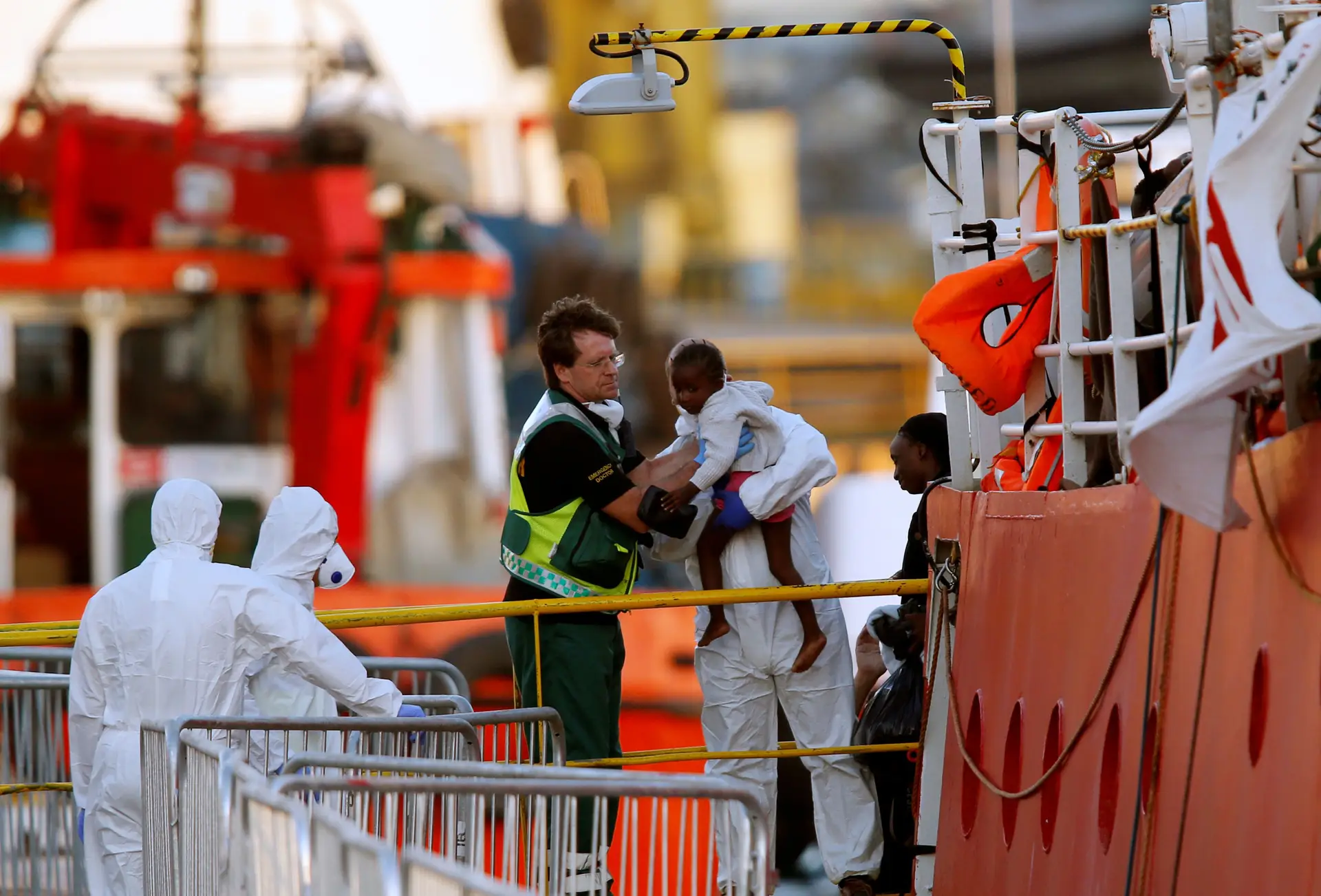 A bordo do navio Lifeline estavam 70 menores não acompanhados