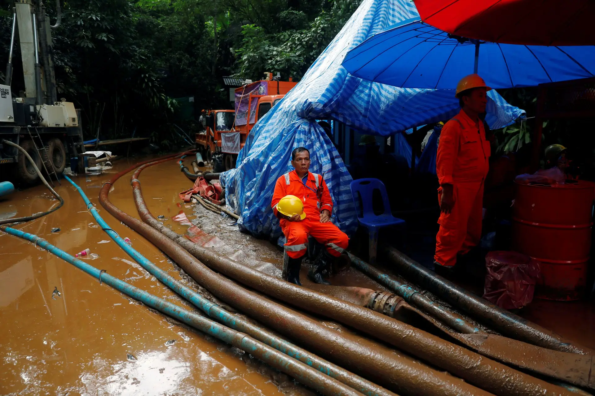 Previsão de chuva pode dificultar resgate de grupo preso em caverna na Tailândia