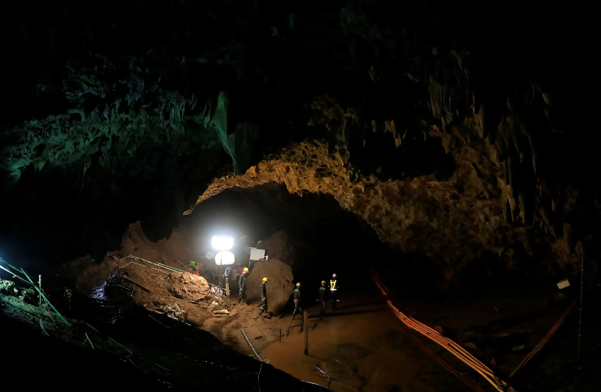Maioria dos rapazes resgatados da gruta na Tailândia perdeu 2 quilos