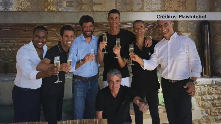 Ronaldo festeja transferência para a Juventus na Grécia