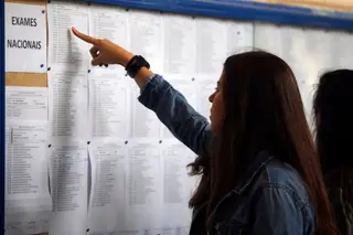 Notas nos exames nacionais: mais de 90% das escolas com média positiva a Português