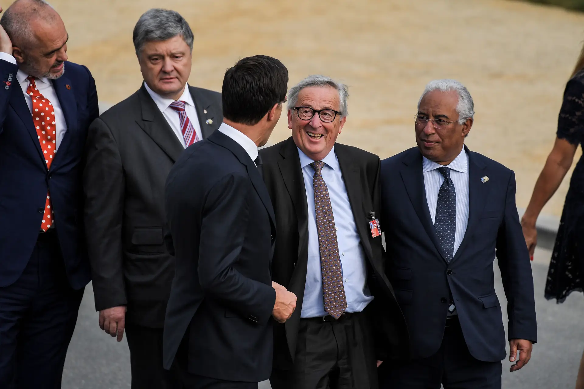Juncker agradece ajuda de Costa em "crise dolorosa de ciática"
