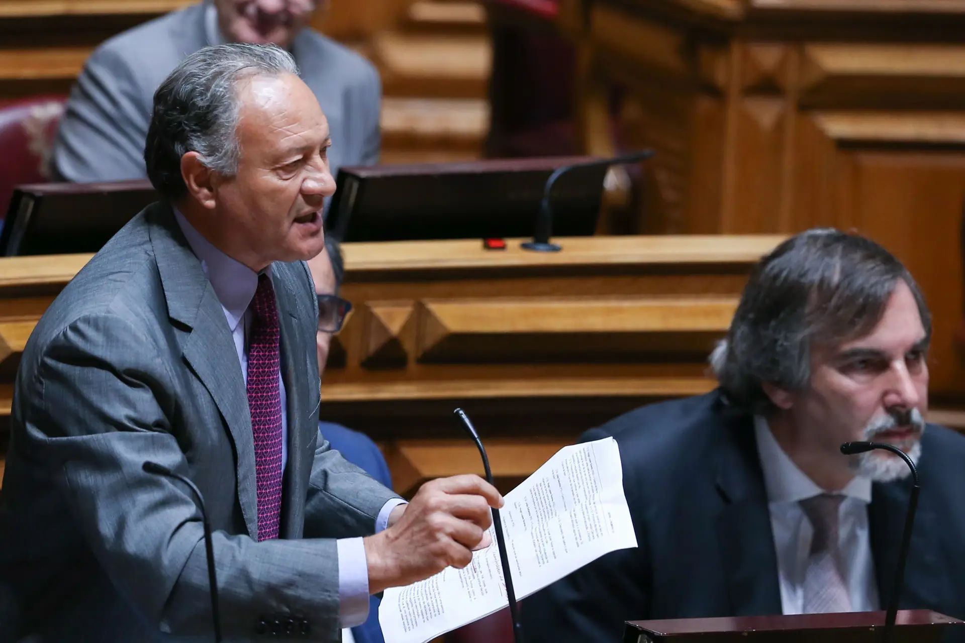 PSD diz que geringonça está a desmantelar-se e acusa Governo de “mutilar SNS”