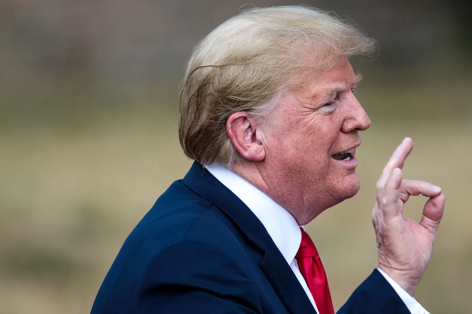 Trump anuncia intenção de se recandidatar à Presidência dos EUA