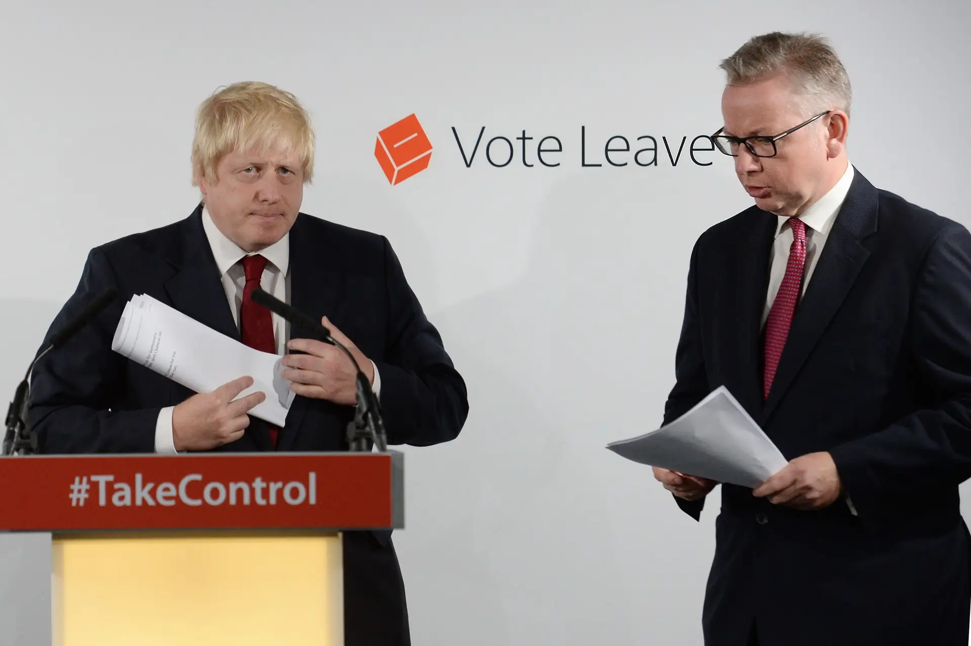 Campanha a favor do Brexit multada por violar lei eleitoral no Reino Unido