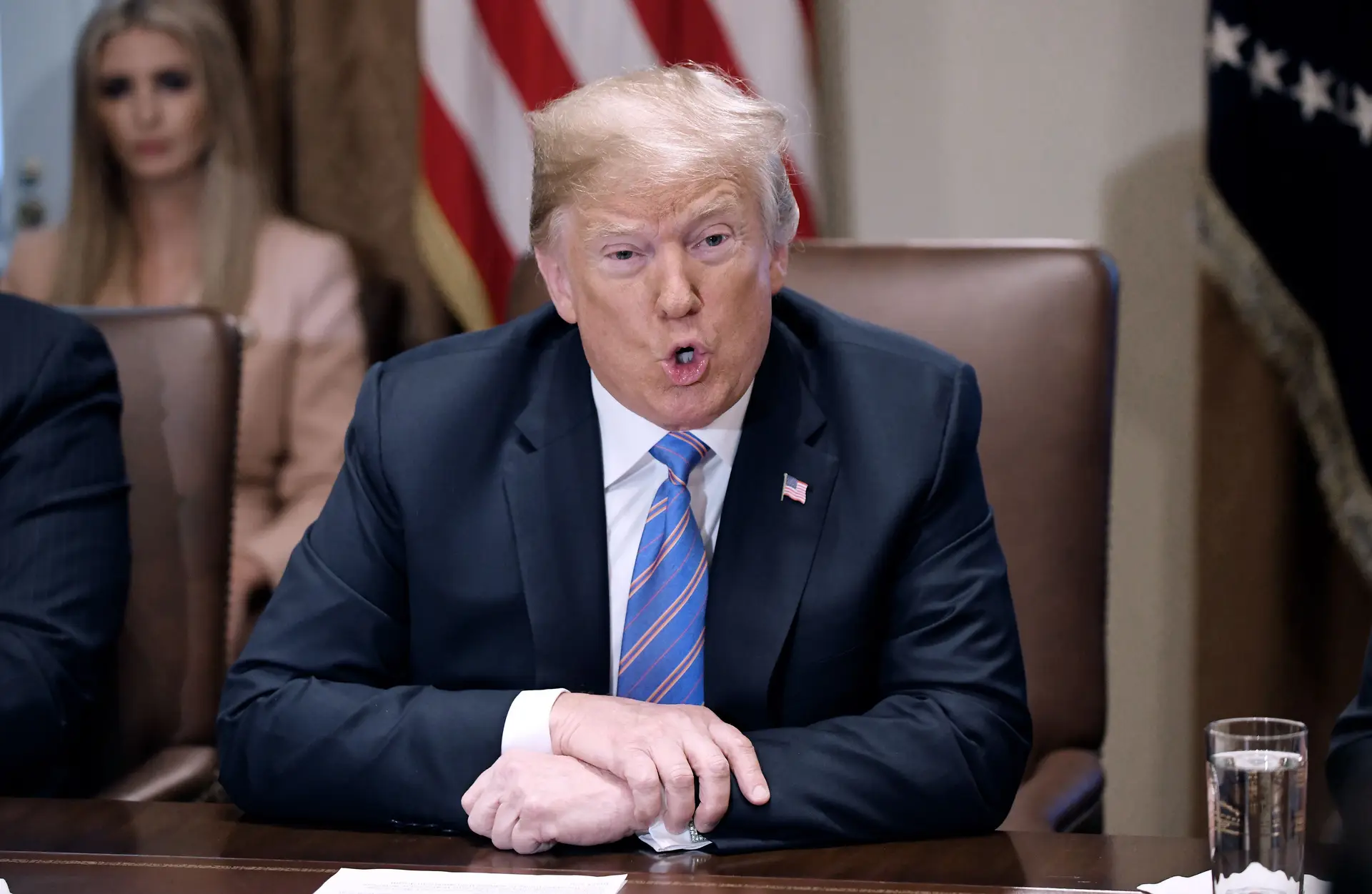Presidente dos EUA diz que críticos sofrem de "doença mental anti-Trump"