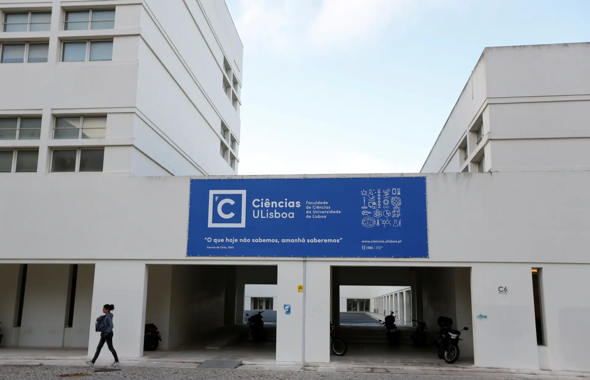 Estudantes universitários procuram ficar perto de casa