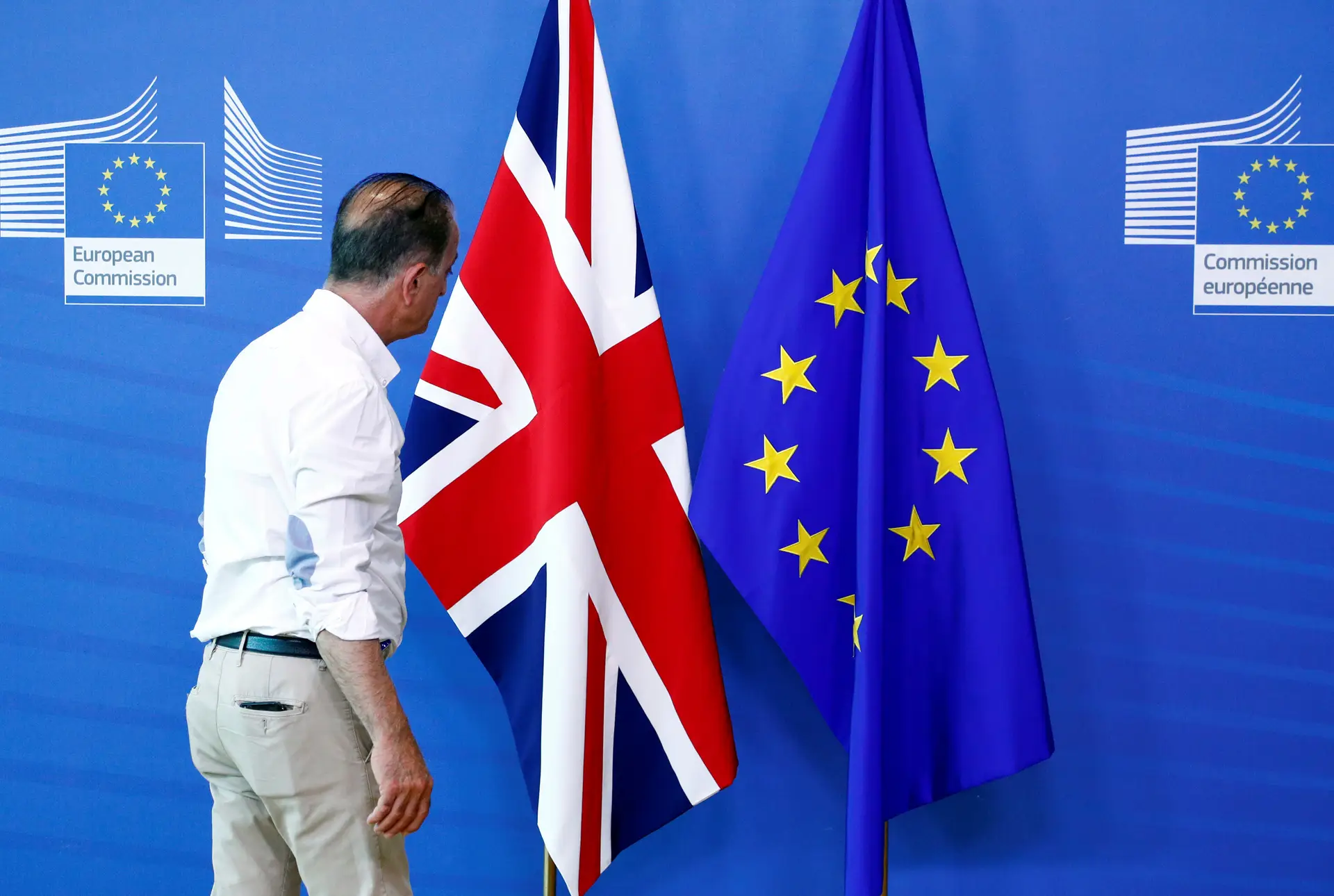 UE aconselha Estados-membros a acelerar preparativos para o Brexit