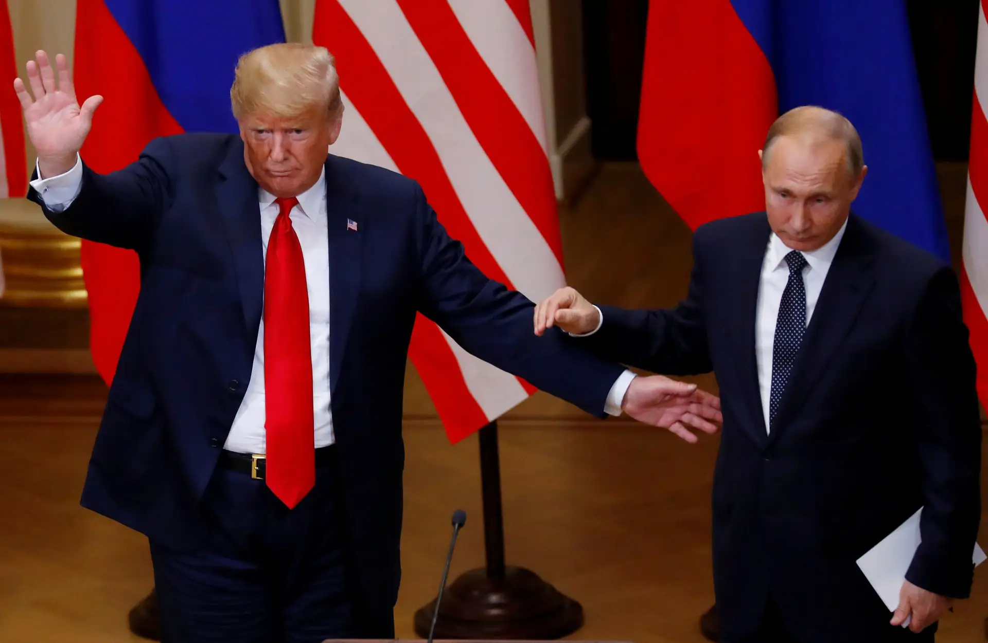Putin e Trump abordaram possibilidade de referendo no leste da Ucrânia