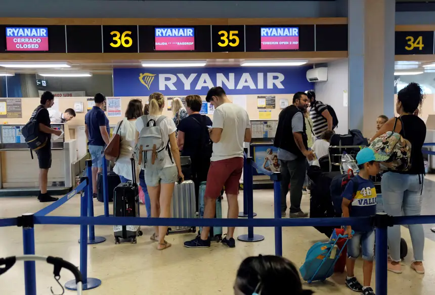 Greve Na Ryanair Pelo Menos 7 Voos Cancelados Esta Manha Em Lisboa E Porto Sic Noticias