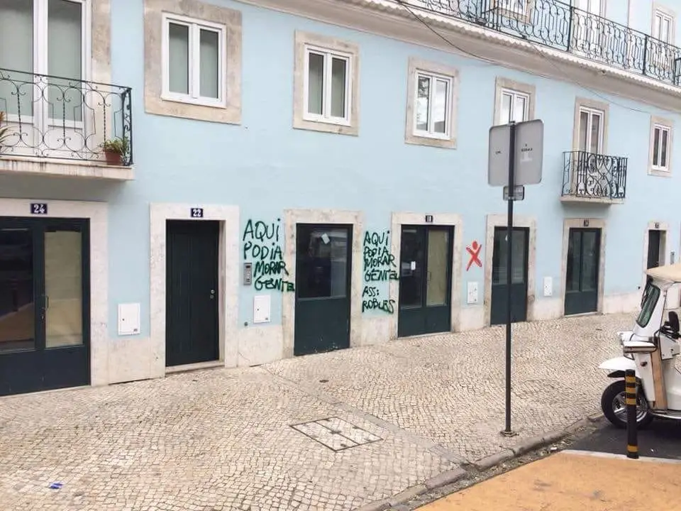 Prédio de Ricardo Robles foi vandalizado