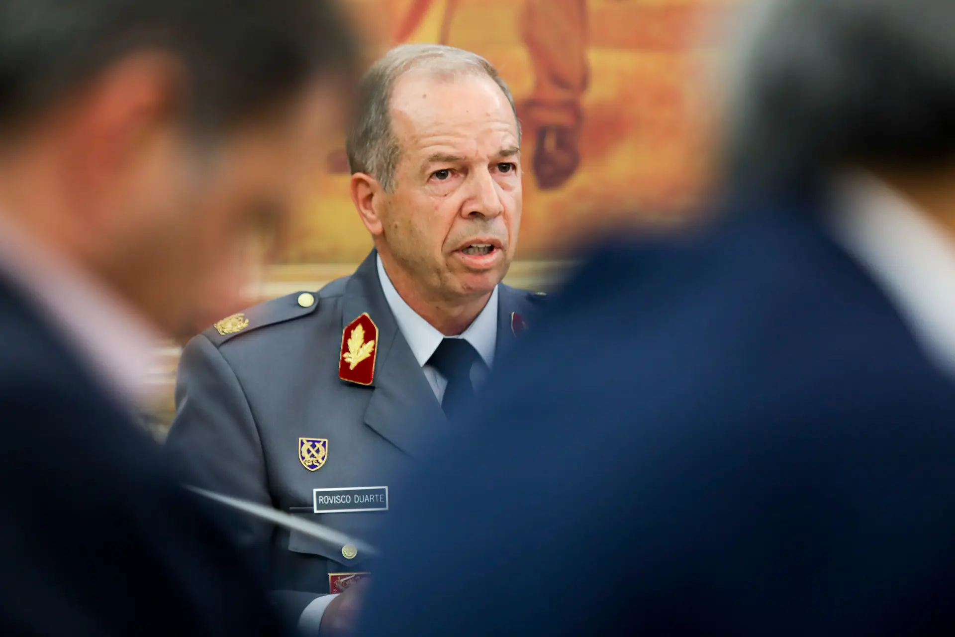 Políticos e membros do exército pedem demissão do general Rovisco Duarte