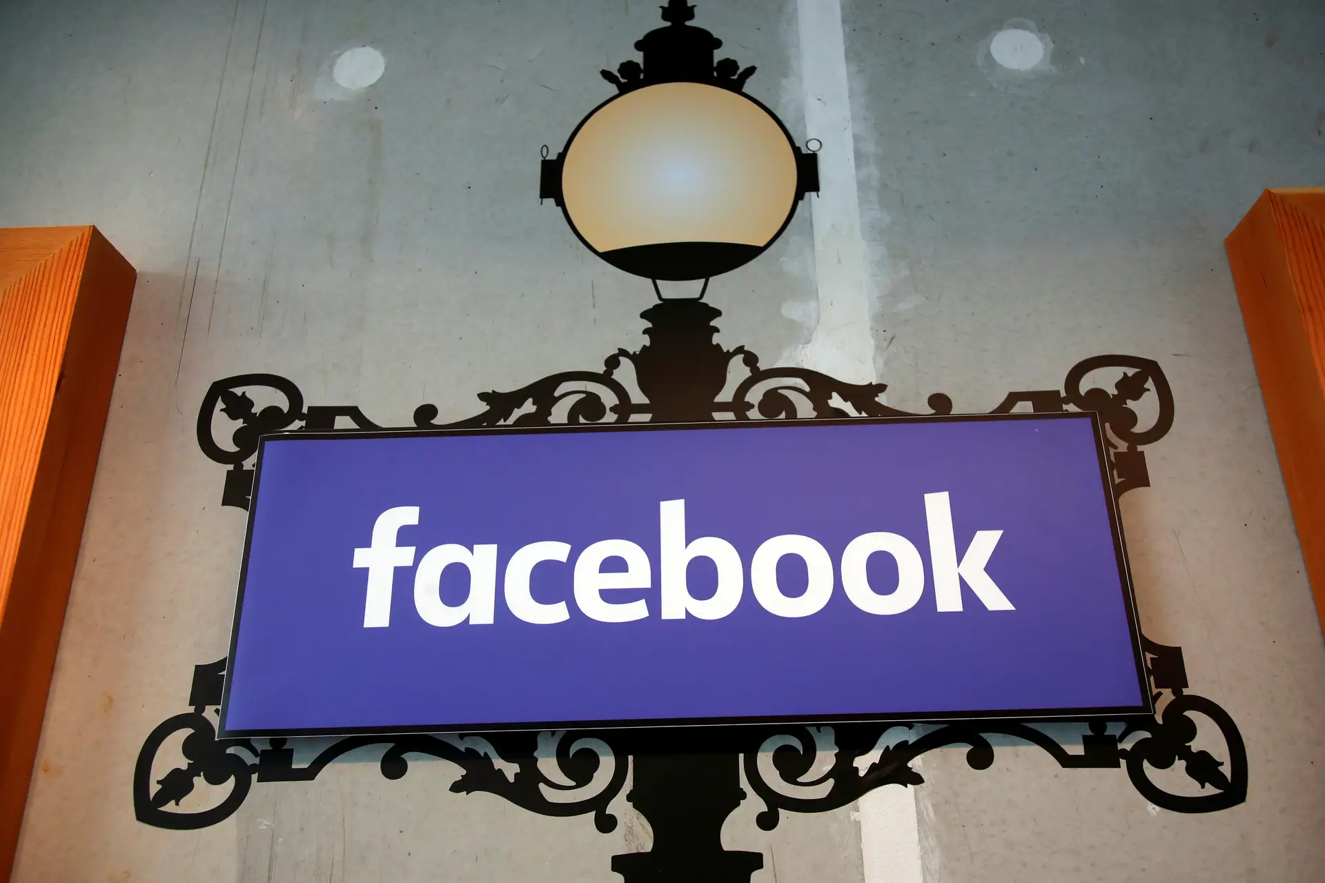 Facebook deteta tentativas de interferência em eleições americanas