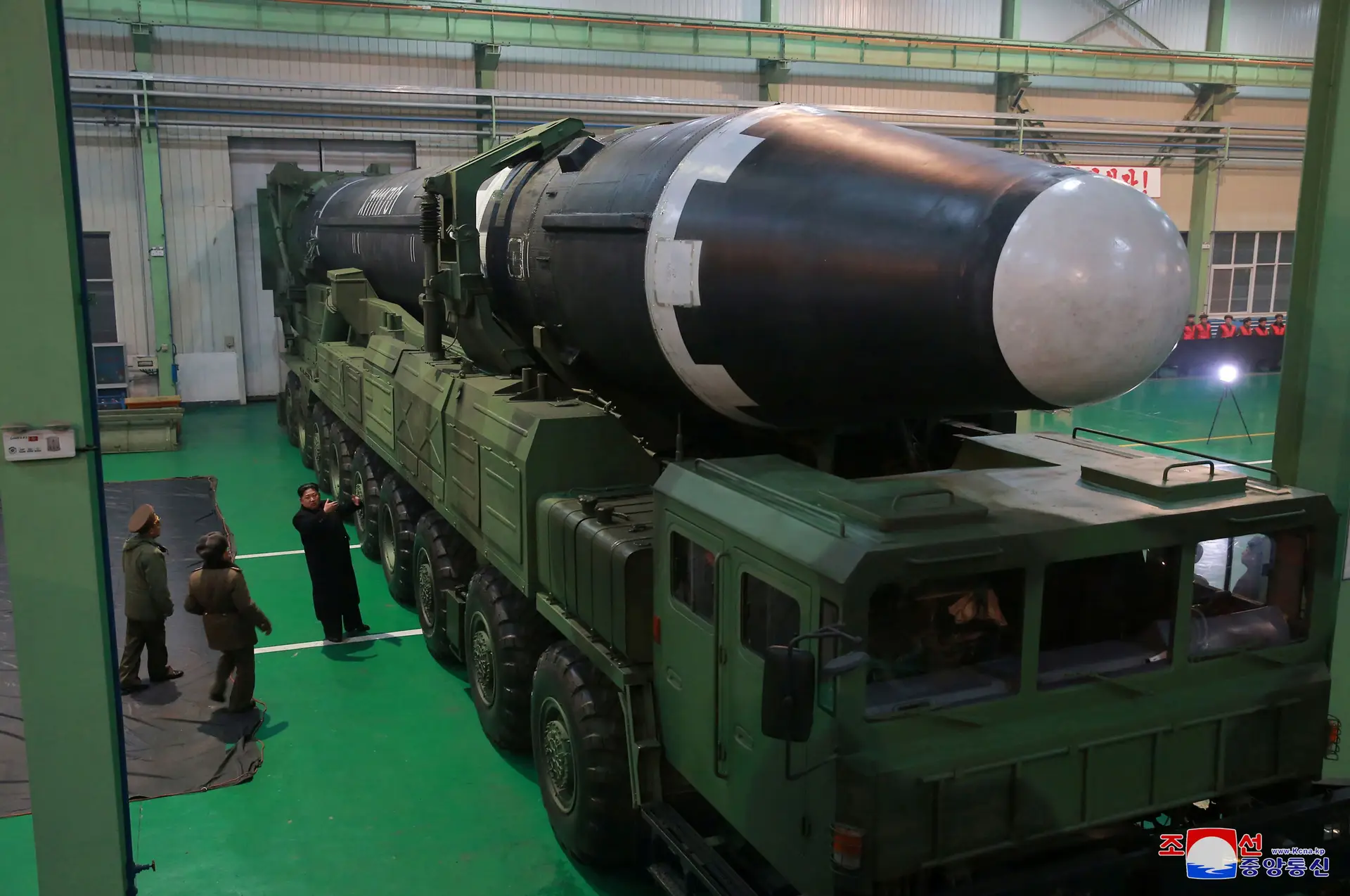 Pyongyang diz que disparou um Hwasong-15, o seu segundo míssil com maior alcance