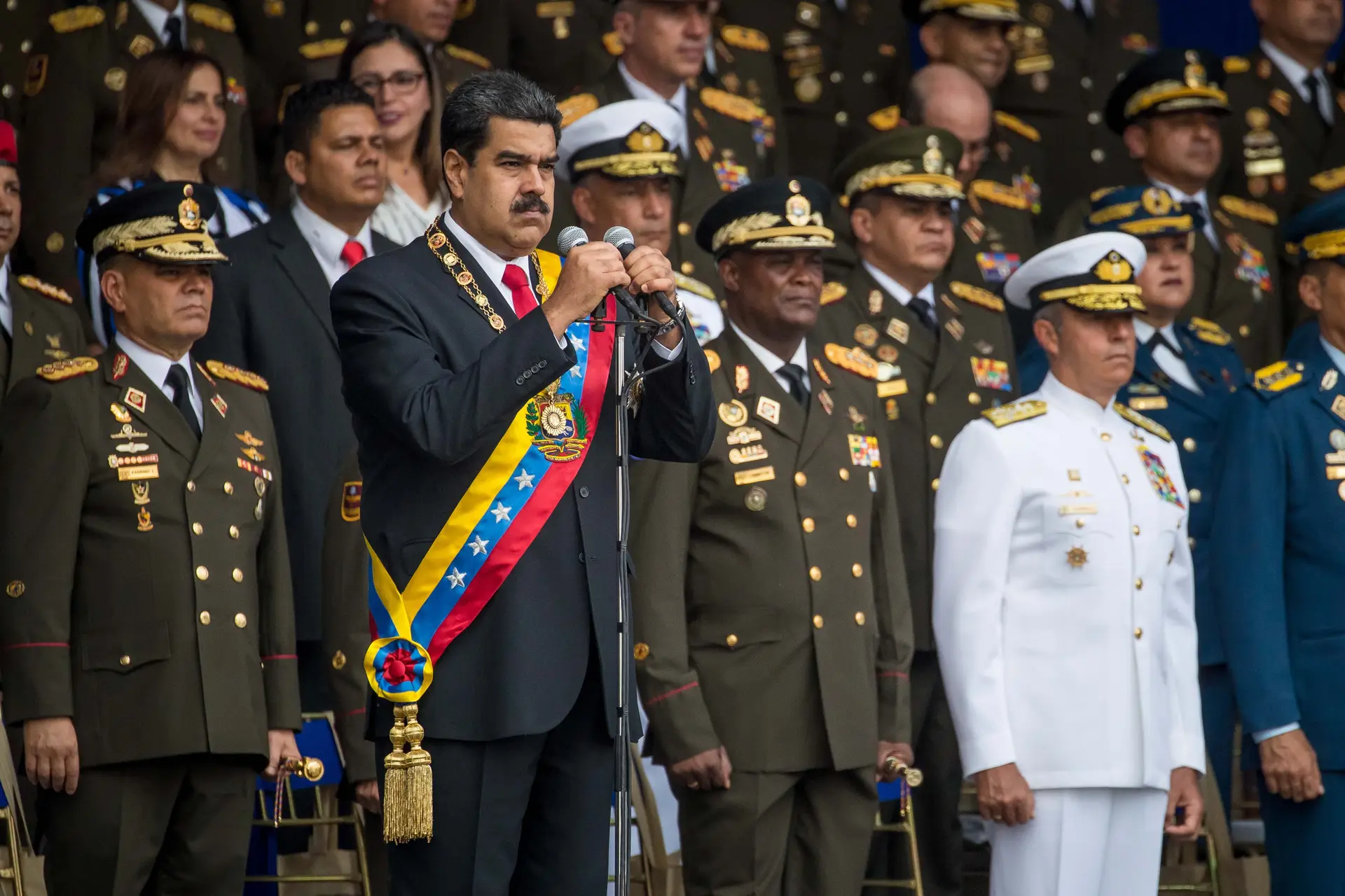 Duas explosões obrigam Nicolás Maduro a suspender cerimónia oficial