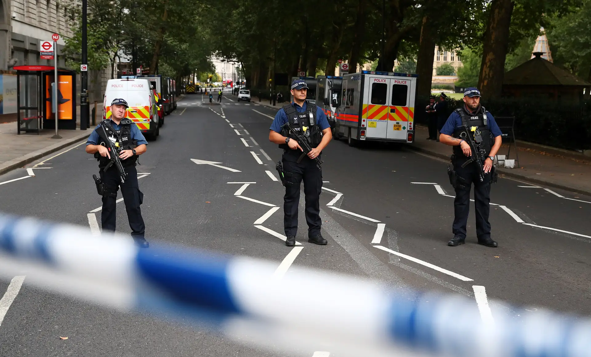 Polícia confirma "ataque terrorista" junto ao Parlamento de Londres