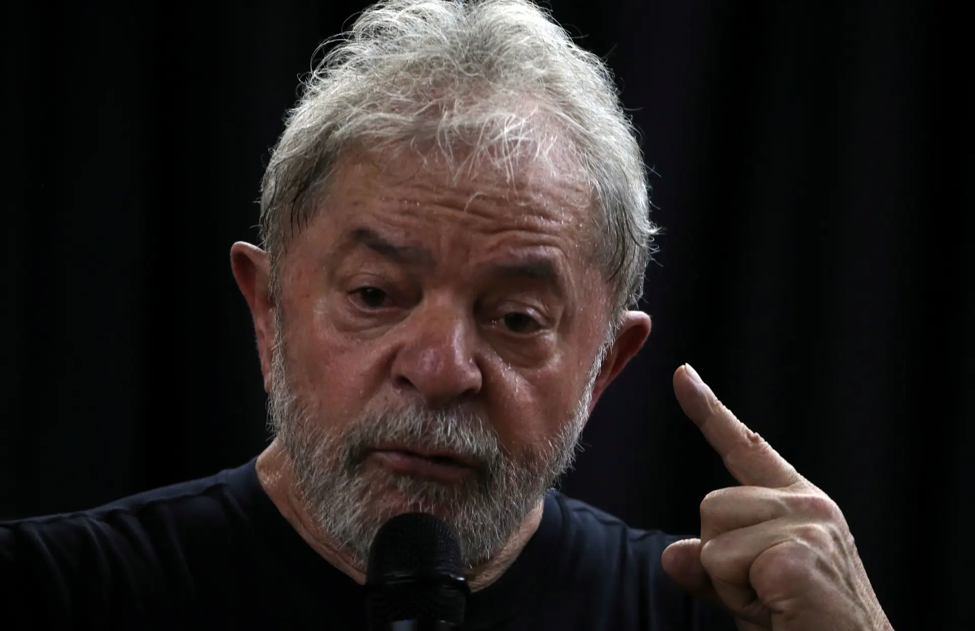 Lula da Silva não se vai candidatar à presidência - SIC Notícias