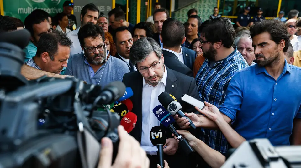 Bruno de Carvalho, fala aos jornalistas onde disse que um juiz suspendeu a decisão de revogação do seu mandato de presidente do Sporting, determinada na Assembleia Geral do clube realizada em 23 de junho, estádio de Alvalade, Lisboa.