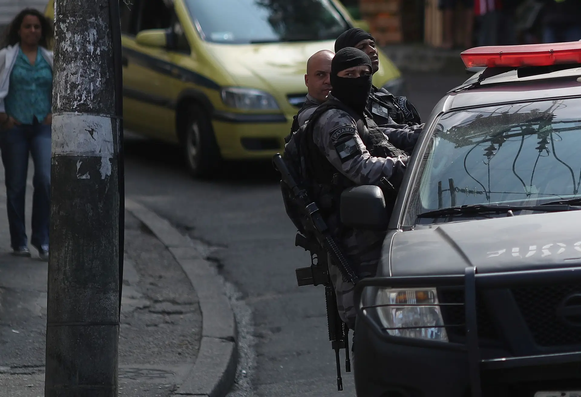 Oito mortos em operação militar em favelas do Rio de Janeiro