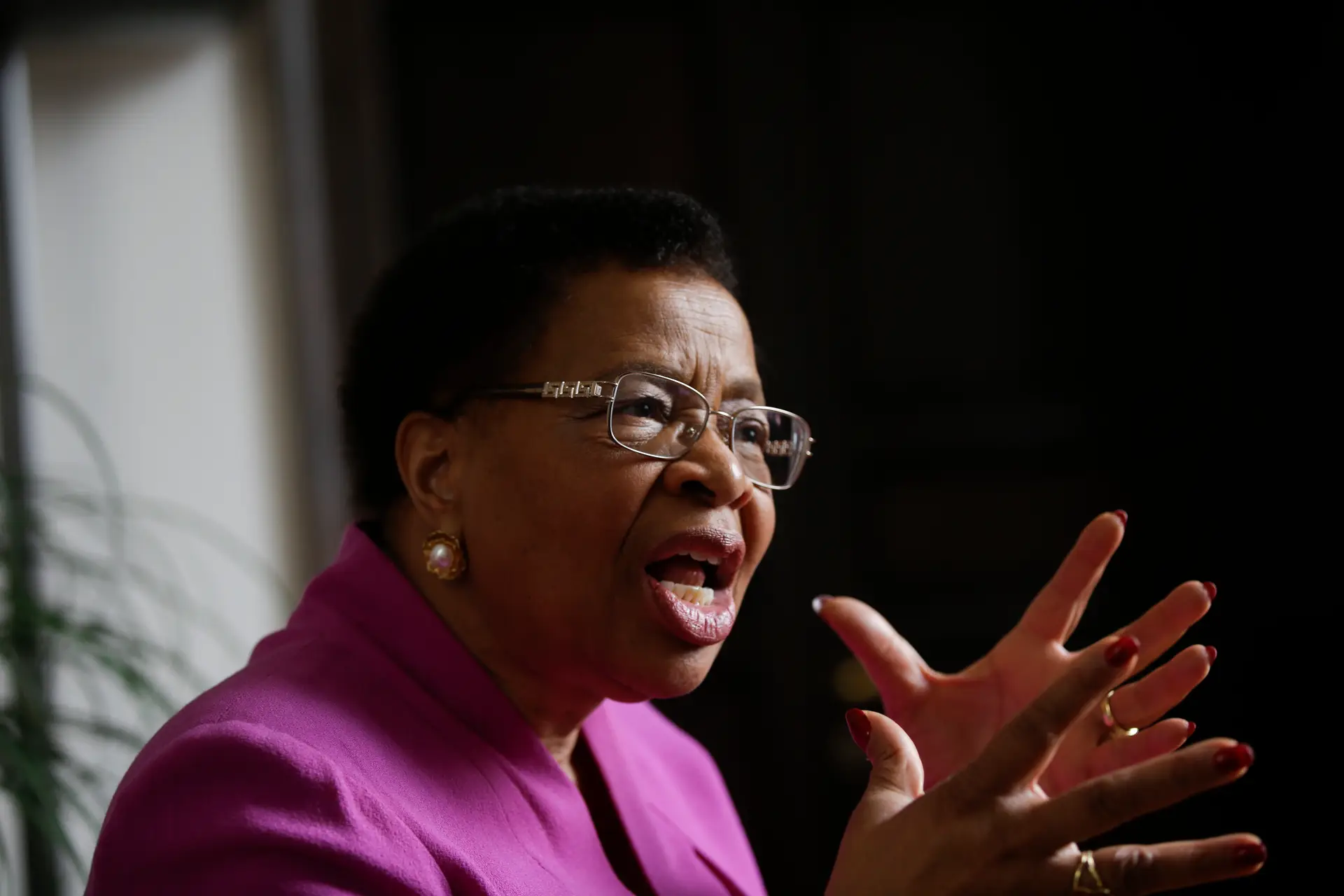 Graça Machel considera "extraordinário" acordo de desarmamento da Renamo em Moçambique