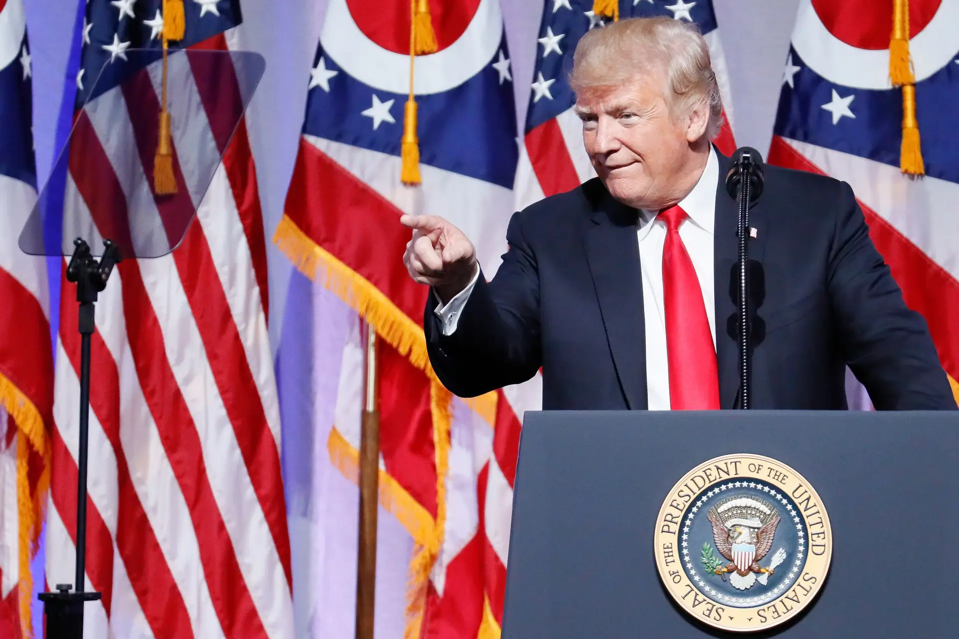 Trump diz que está para breve um "grande acordo" comercial com o México