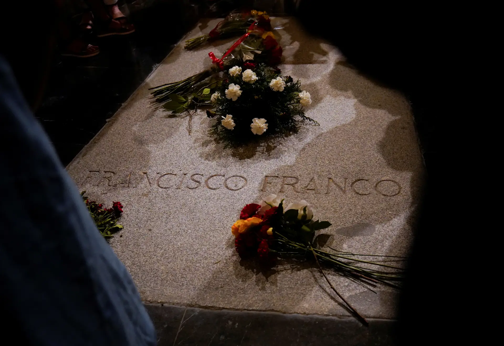Governo espanhol determinado a exumar Franco apesar das "ameaças"
