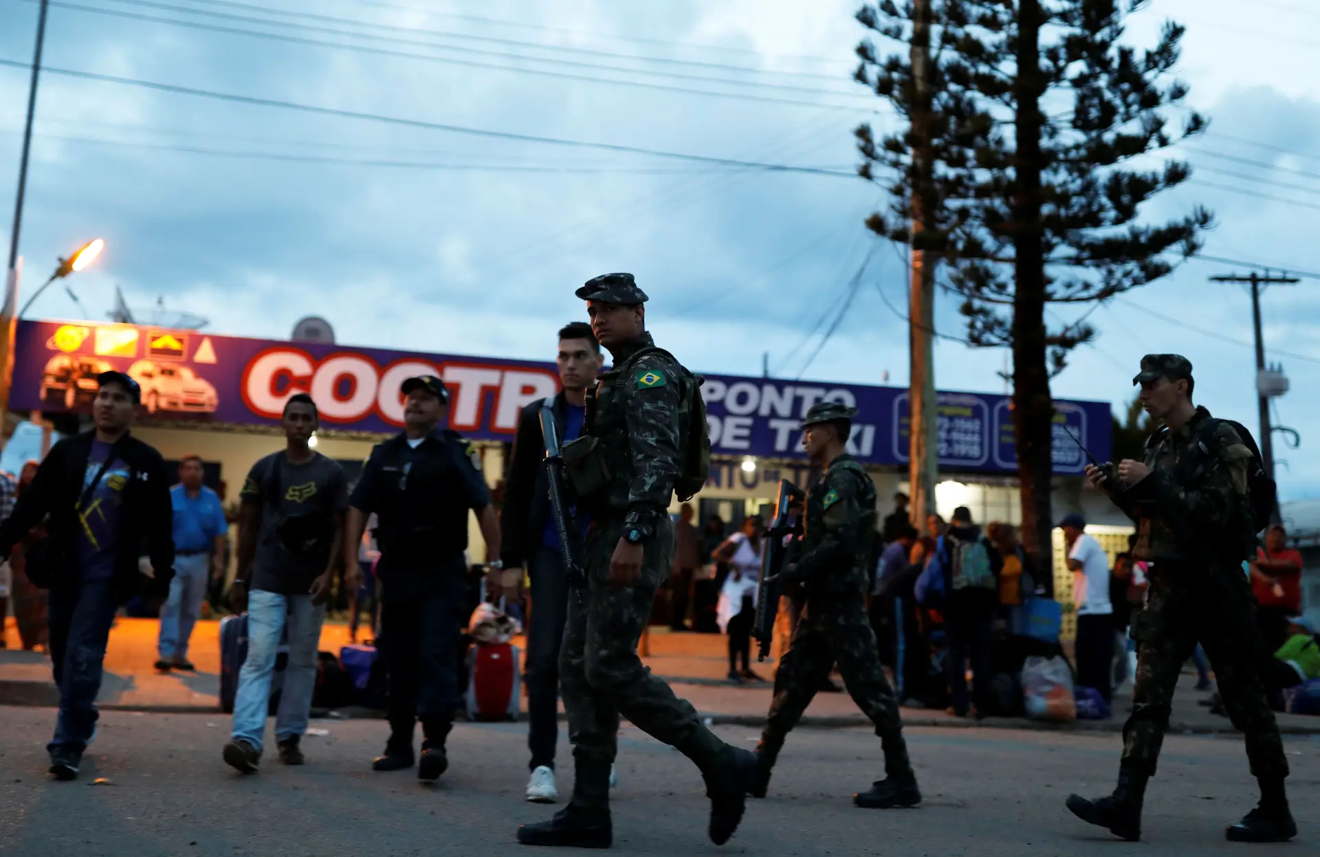 Brasil estuda adotar senhas para limitar entrada de venezuelanos no país