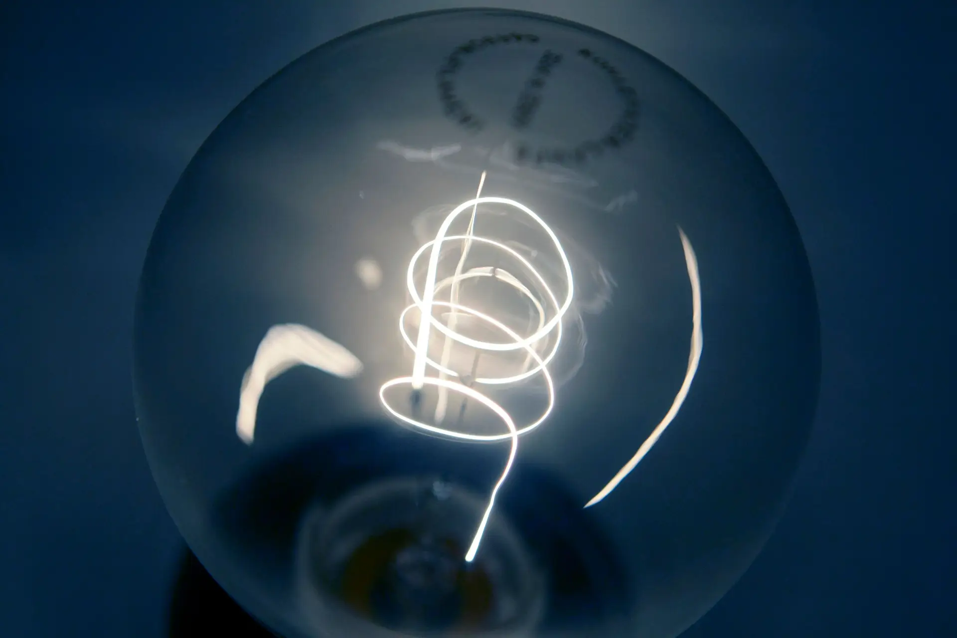 Governo introduz autorização para baixar IVA nos consumos mais baixos da luz