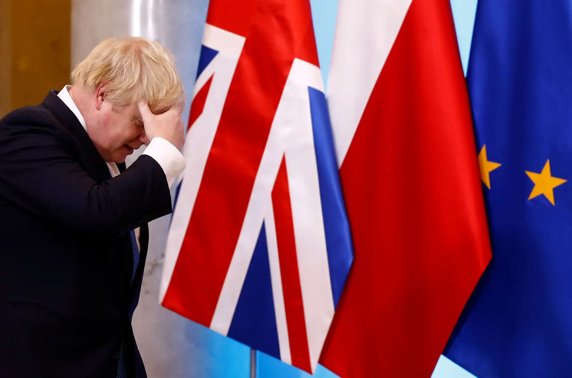 Ex-chefe da diplomacia britânica critica política de Theresa May