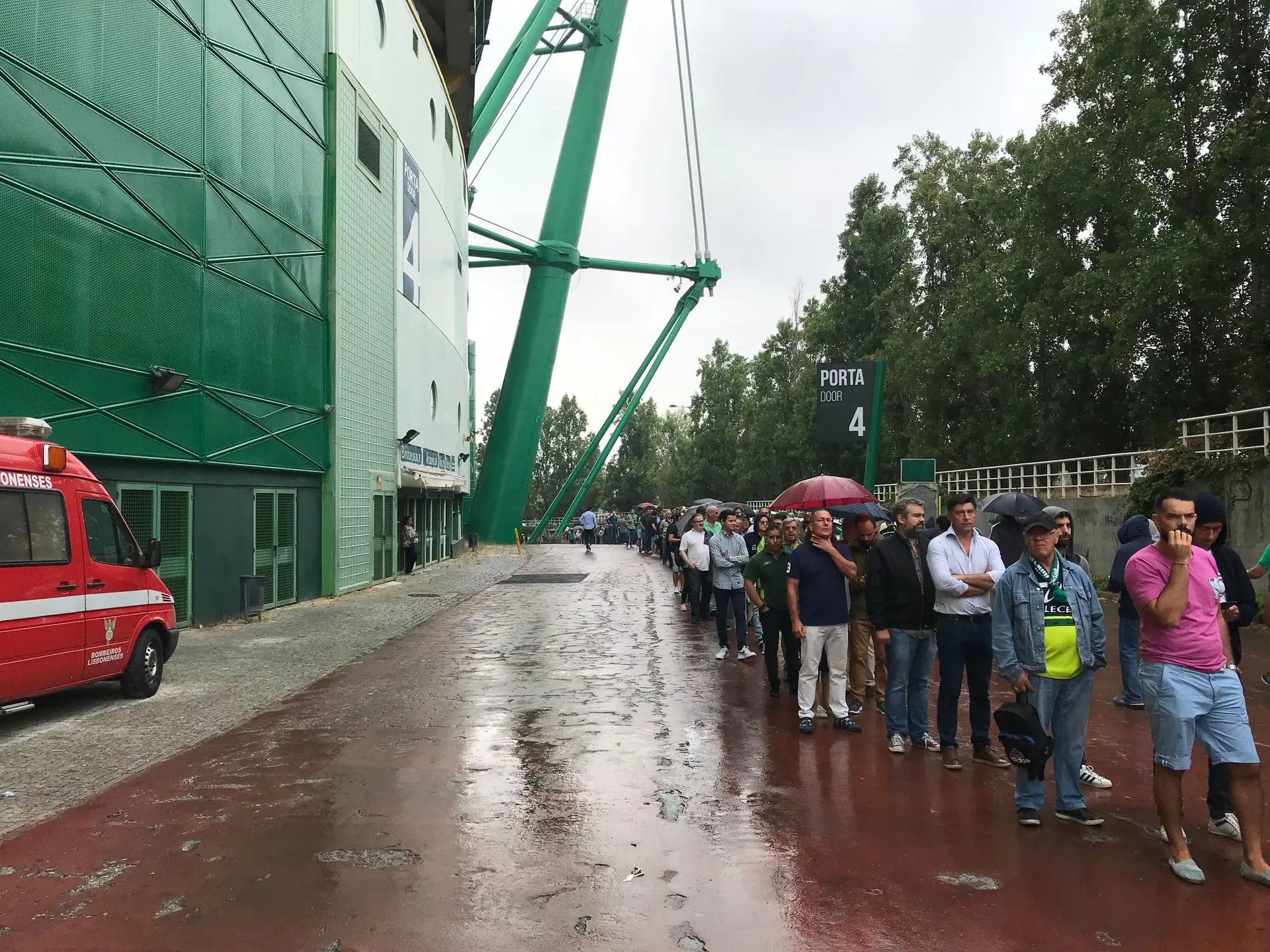 Urnas abriram em Alvalade às 9h