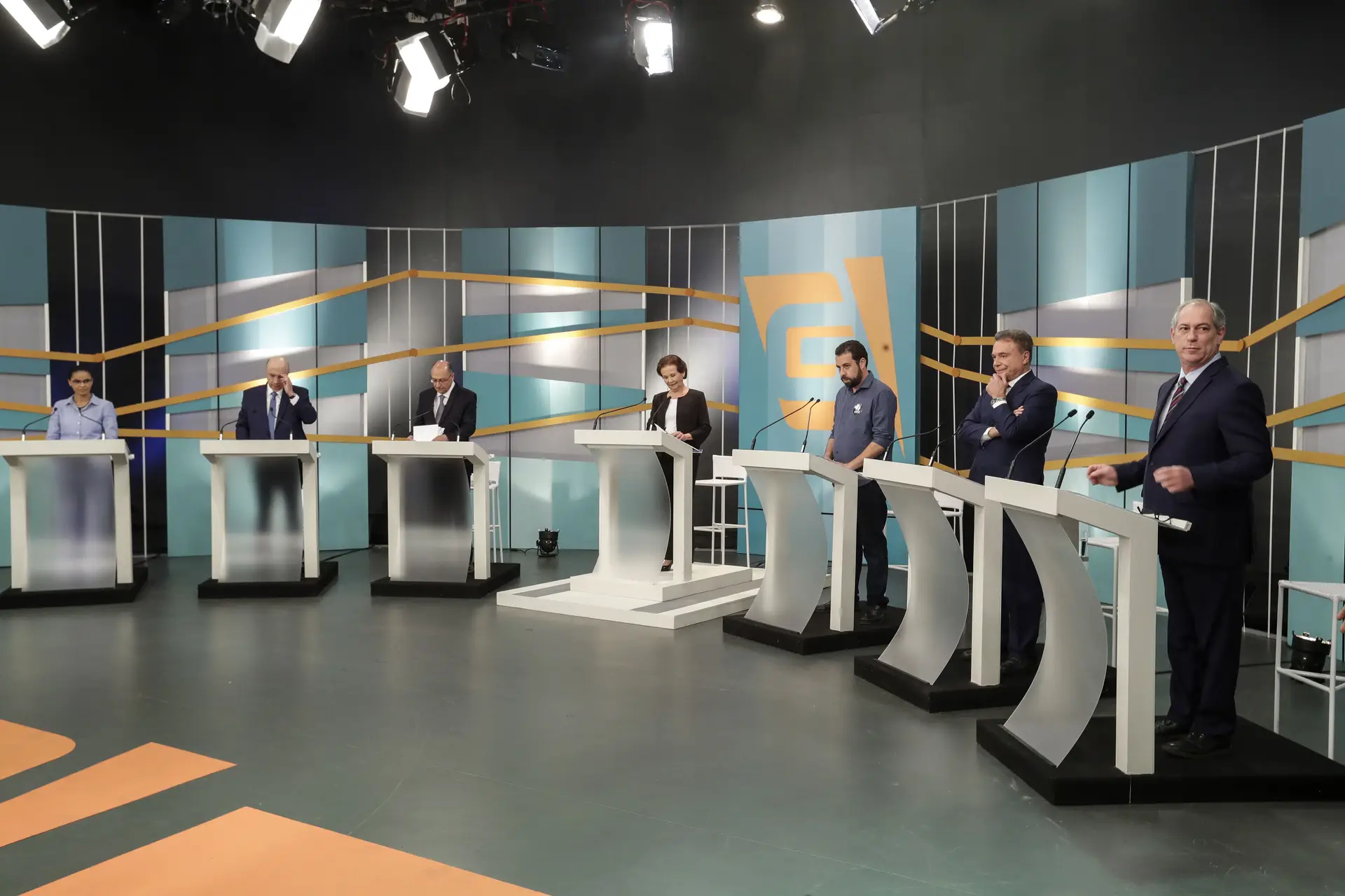 Corrupção e violência dominam debate de candidatos à presidência do Brasil