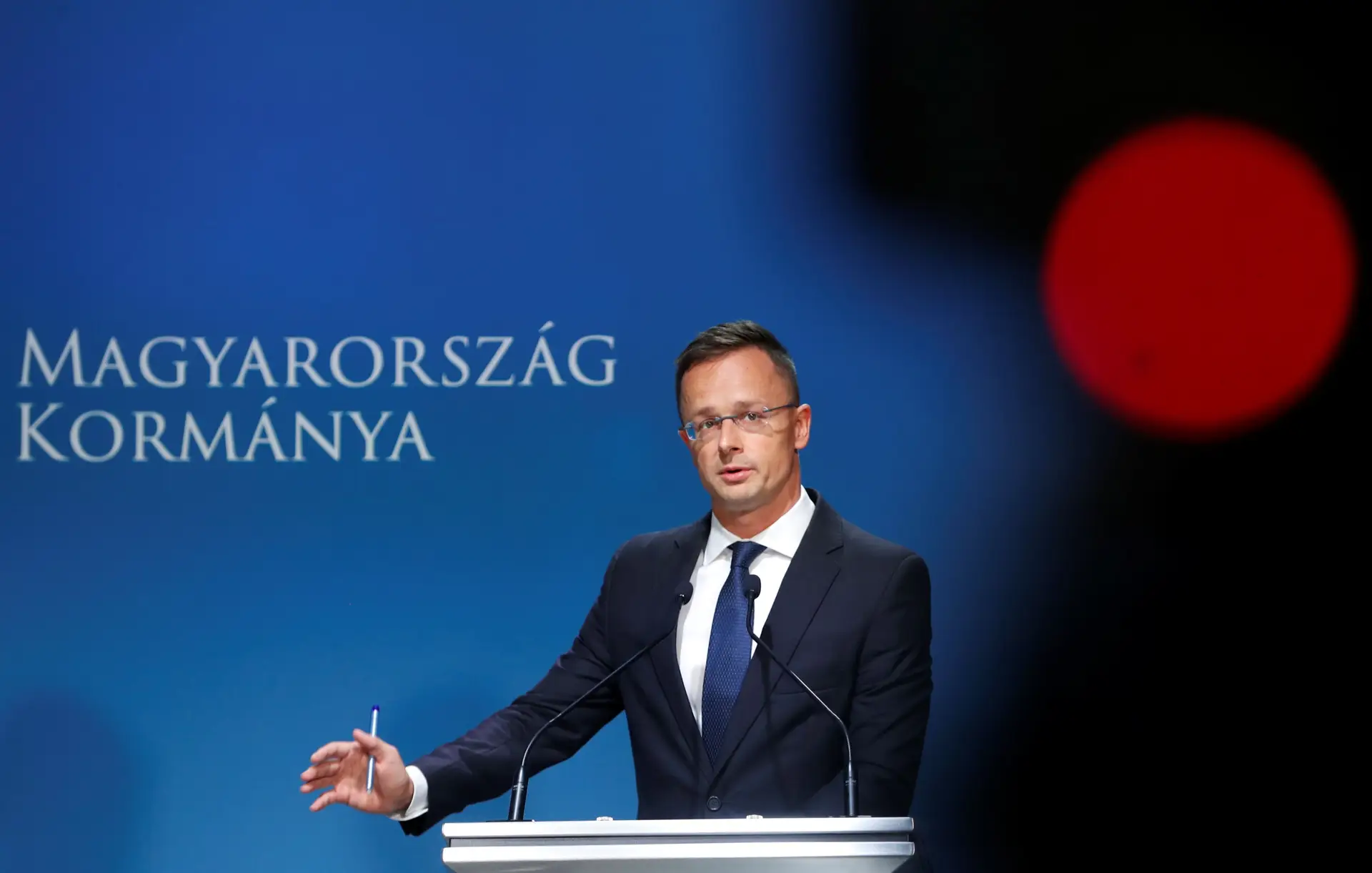 Budapeste considera votação do PE uma "pequena vingança" dos "pró-imigração"